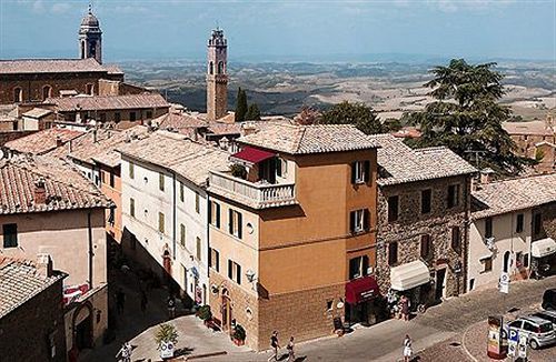 Il Barlanzone Affittacamere Montalcino Luaran gambar