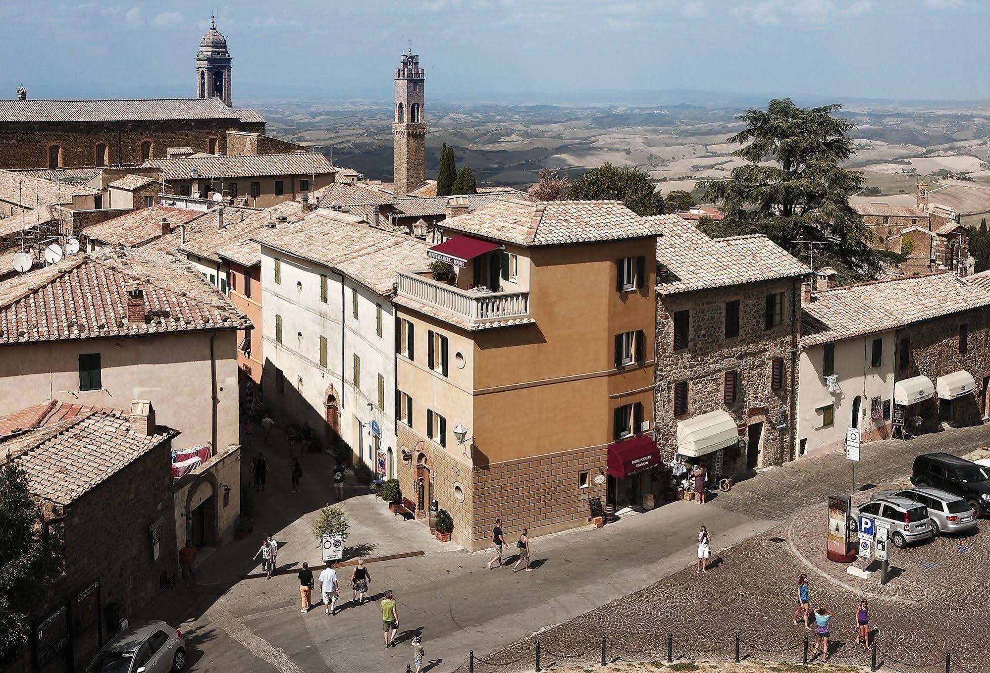 Il Barlanzone Affittacamere Montalcino Luaran gambar